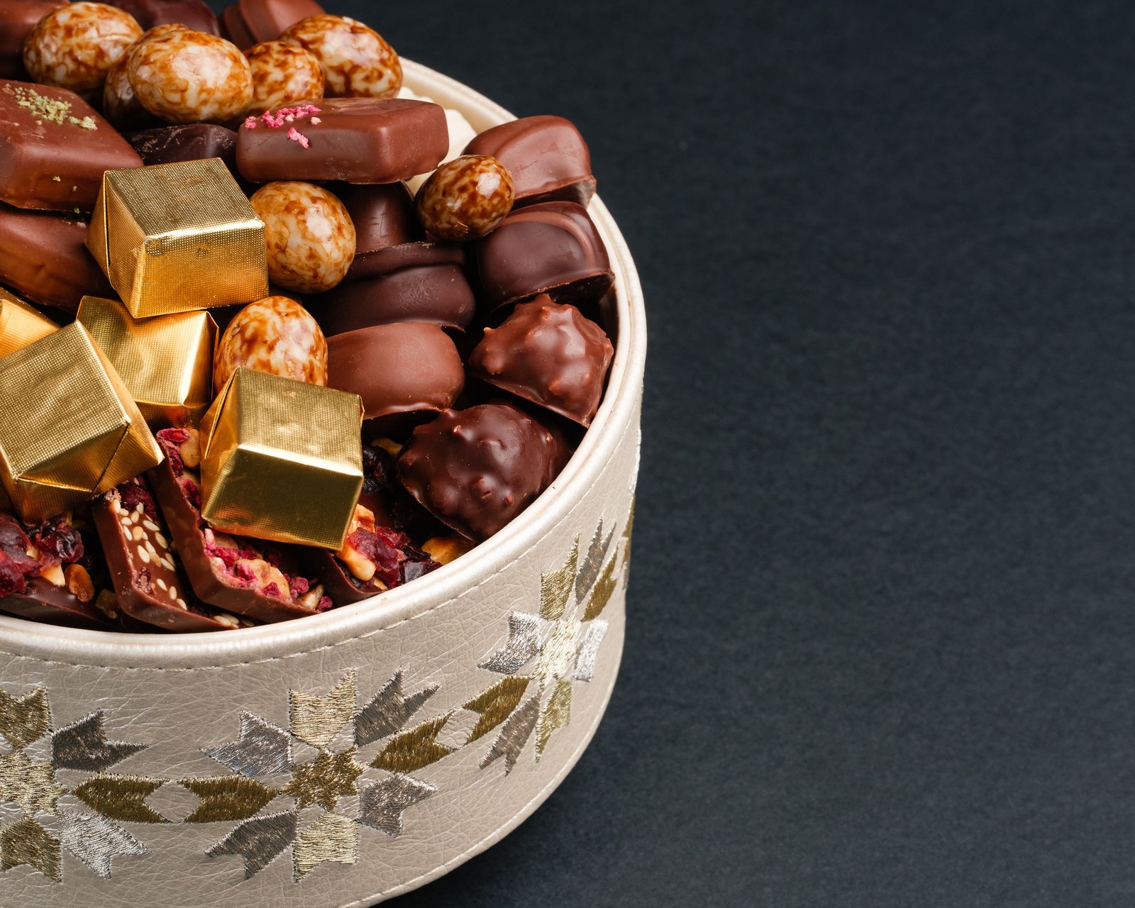 Tbak en Cuir brodé – Image 4