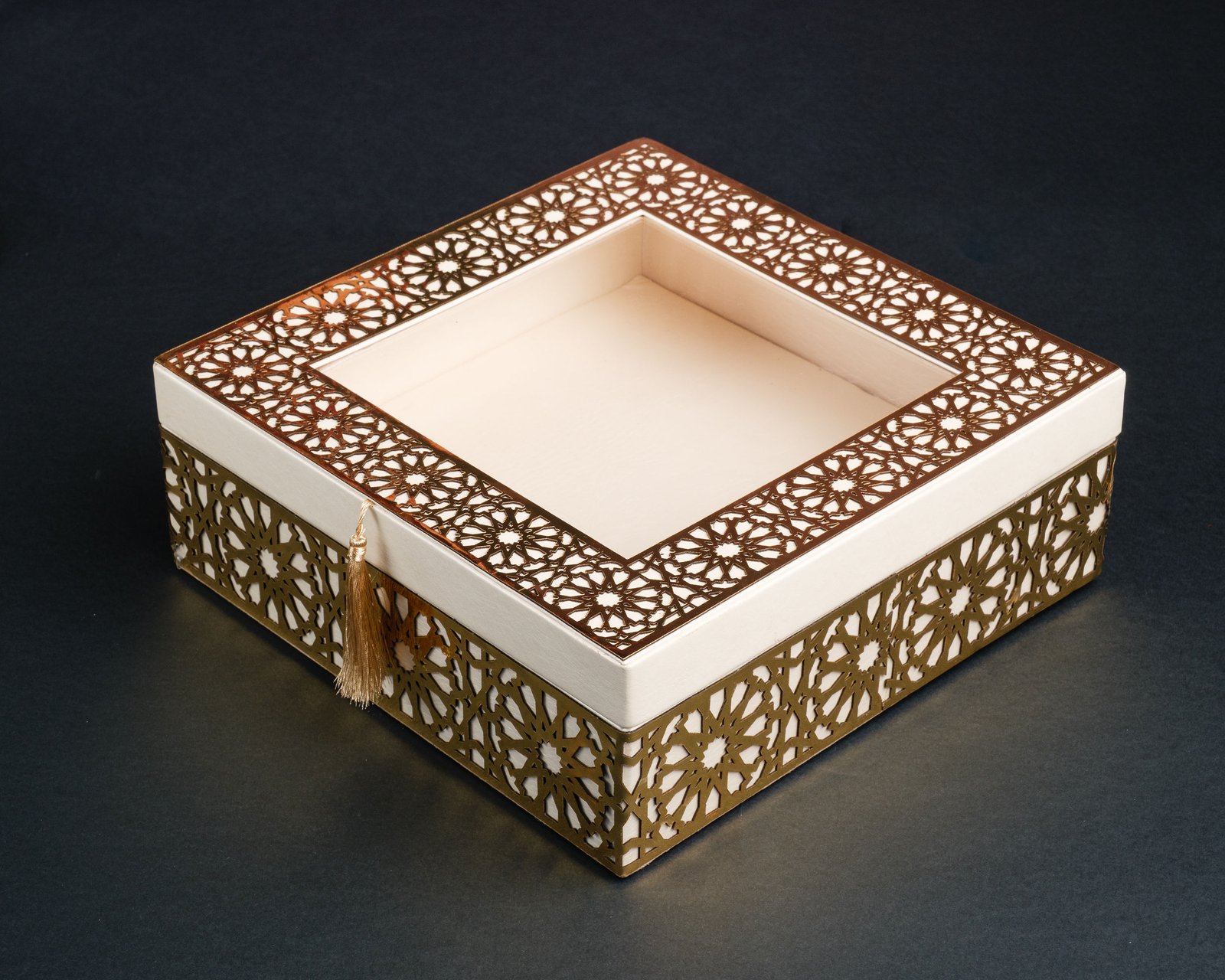 Boite en Cuir blanc et doré – Image 3